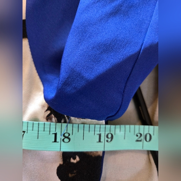 Elie Tahari | Abstract Print Women's Silk (94%) Blouse, Size S - Picture 6 of 7